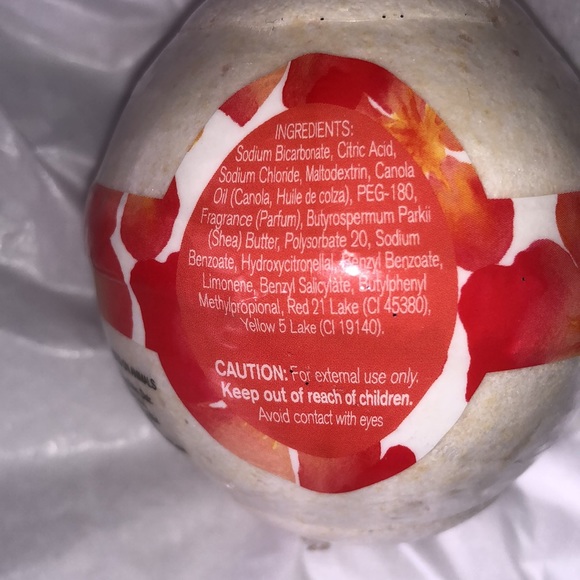 NWT Bath & Body Works Pretty As A Peach Bath Fizzy. Discontinued item - Picture 3 of 4